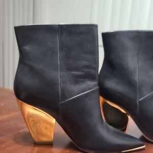 Tory Burch Lila 90 MM Ankle Boots